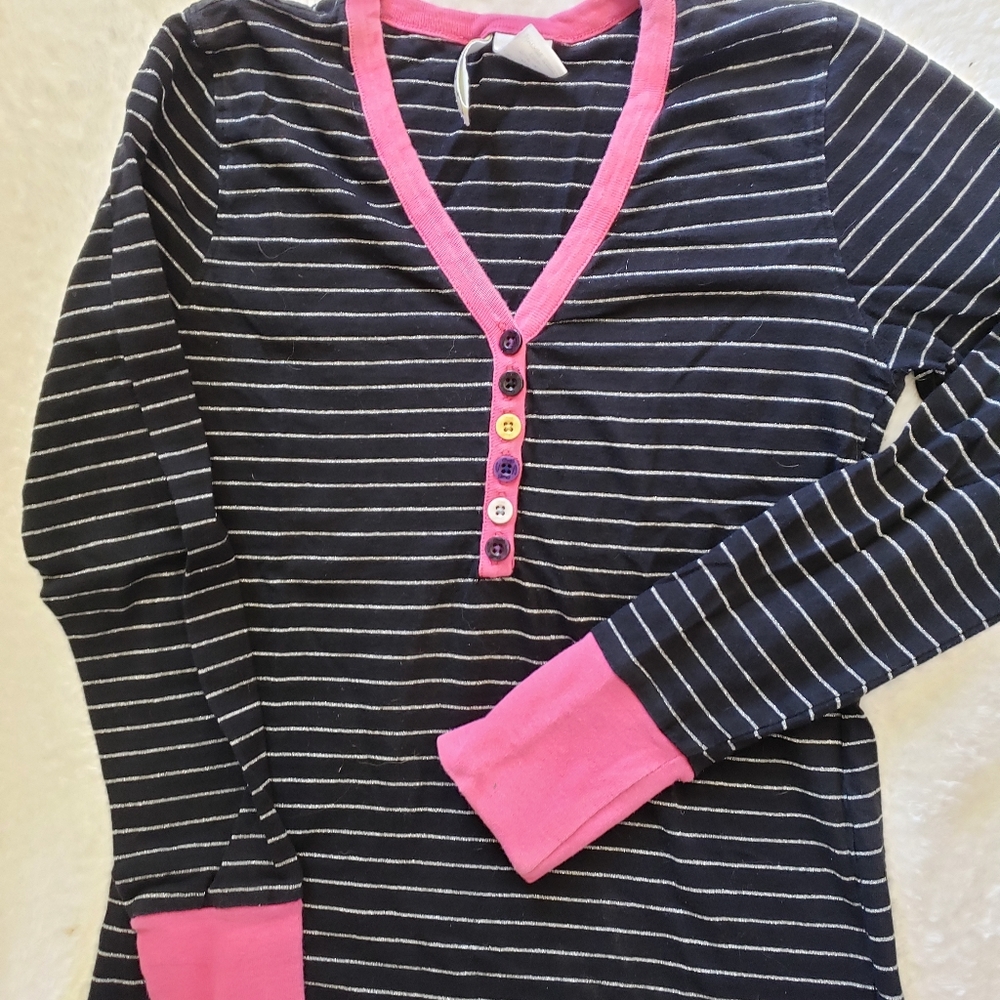 Girl's shirt